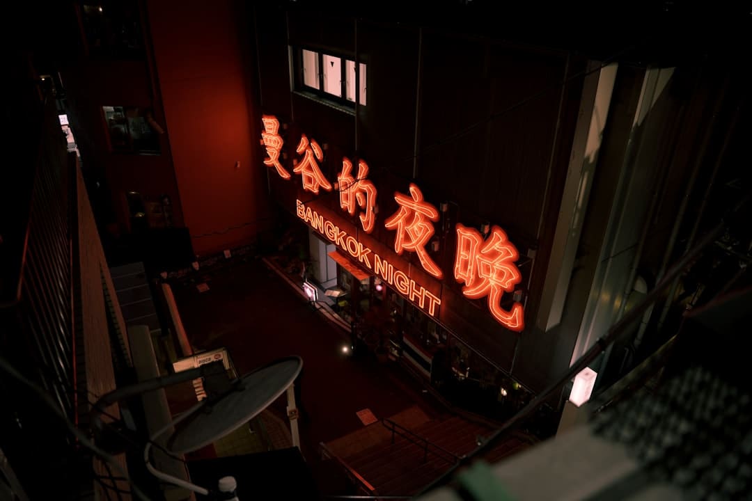 《一同探爱情》定档五一，全民观察员侦破浪漫暗码